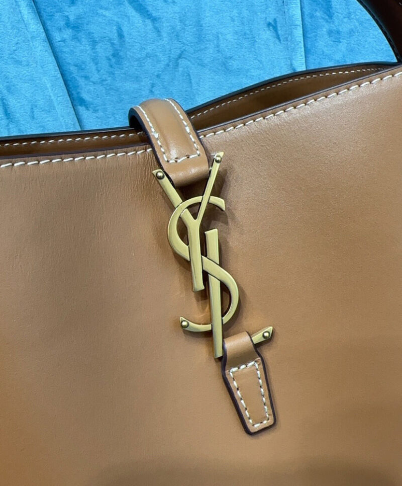 Saint Laurent Le 37 Small In Shiny Leather